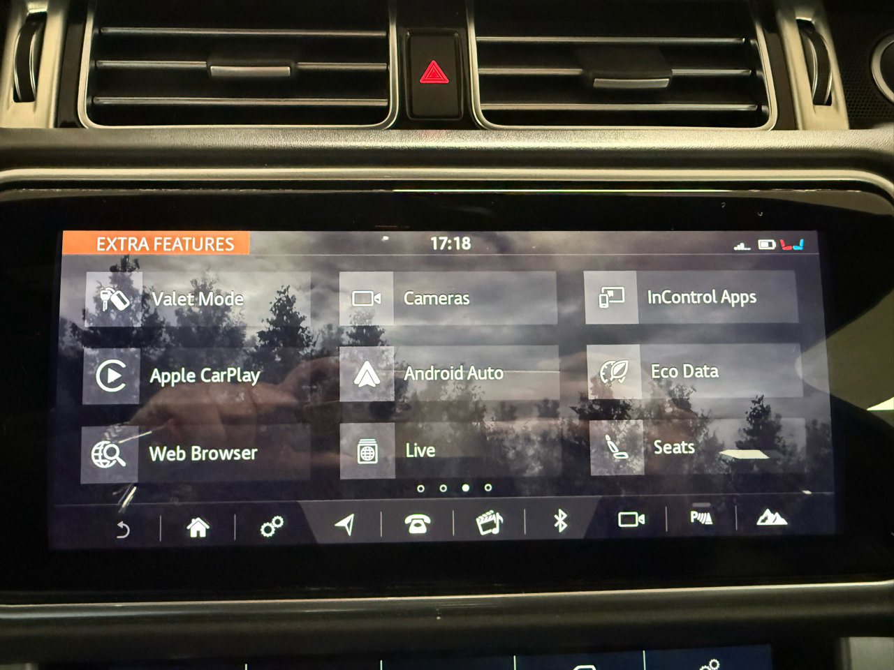 Used 2019 Land Rover Range Rover HSE image 17