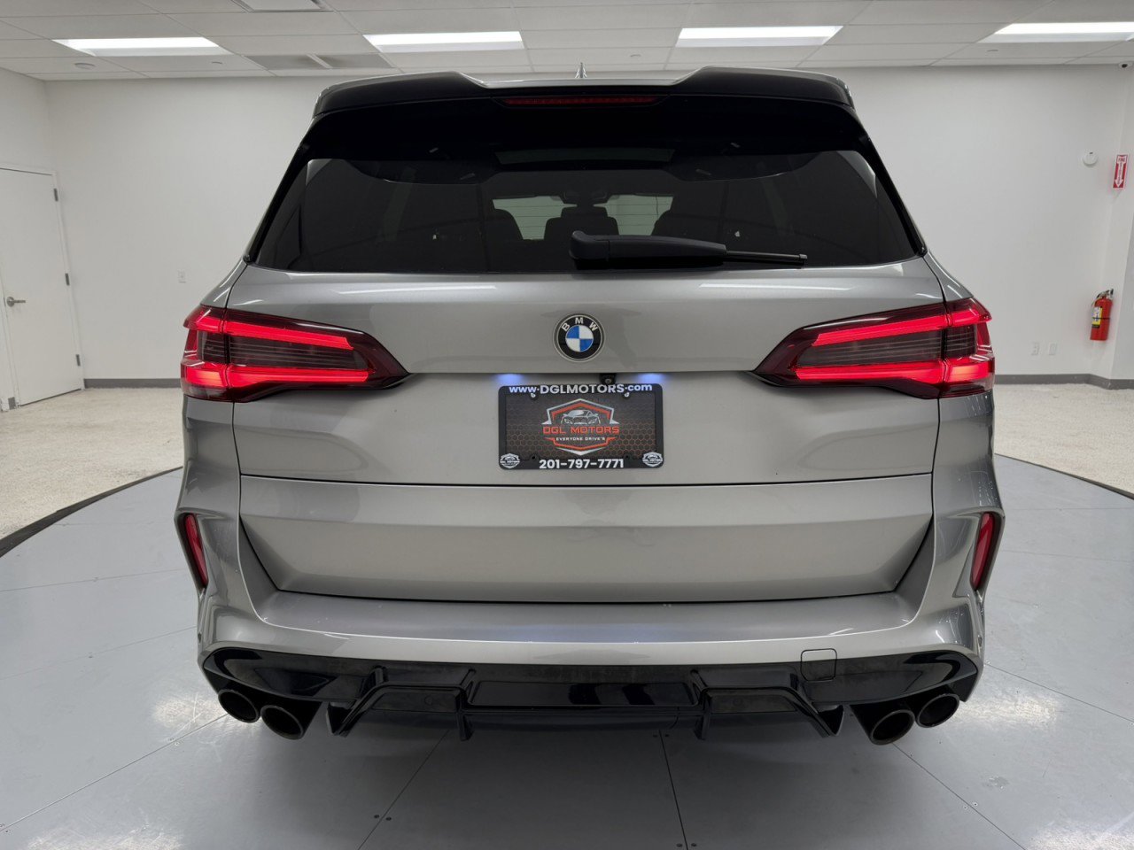 Used 2020 BMW X5 M Competition w/ Executive Package image 6