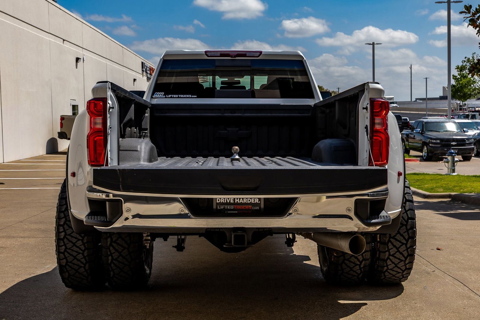 Used 2022 Chevrolet Silverado 3500 LTZ w/ LTZ Plus Package AWD/4WD image 9