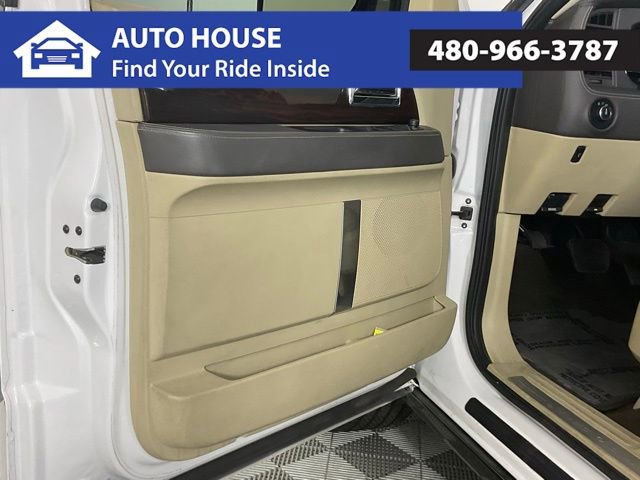 Used 2015 Lincoln Navigator 4WD w/ Equipment Group 101A Reserve image 11