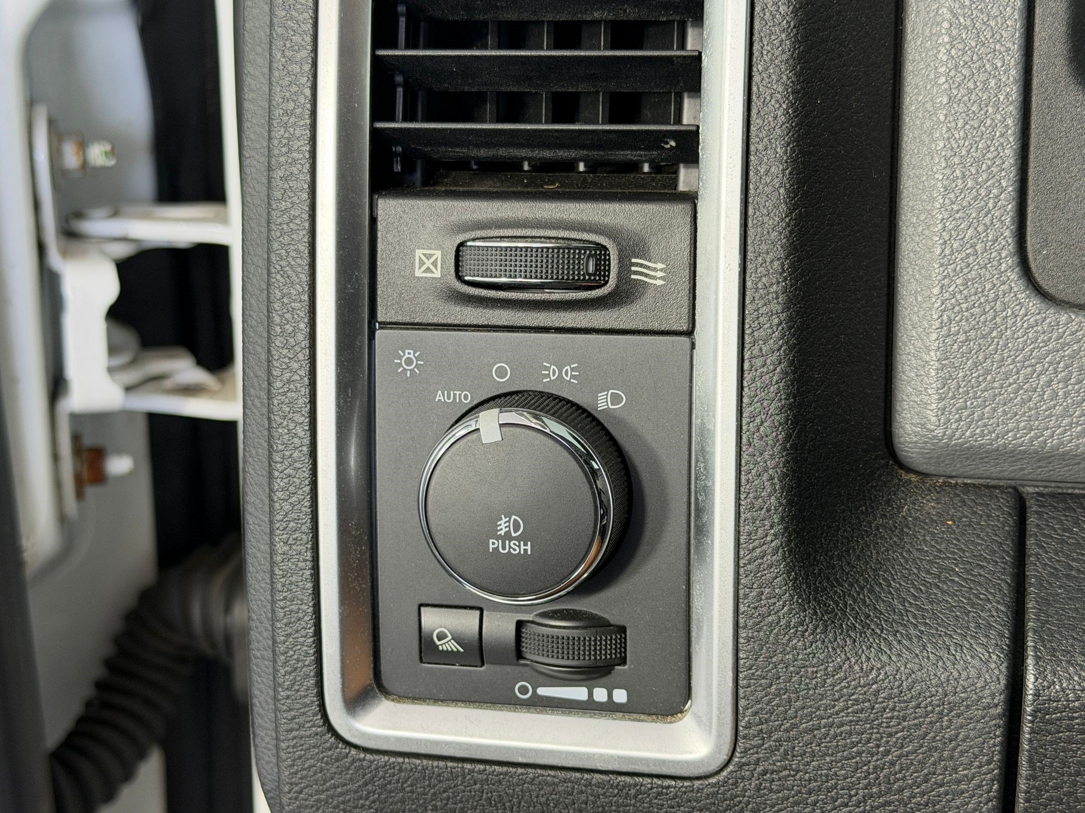 Used 2014 RAM 1500 Lone Star AWD/4WD image 25