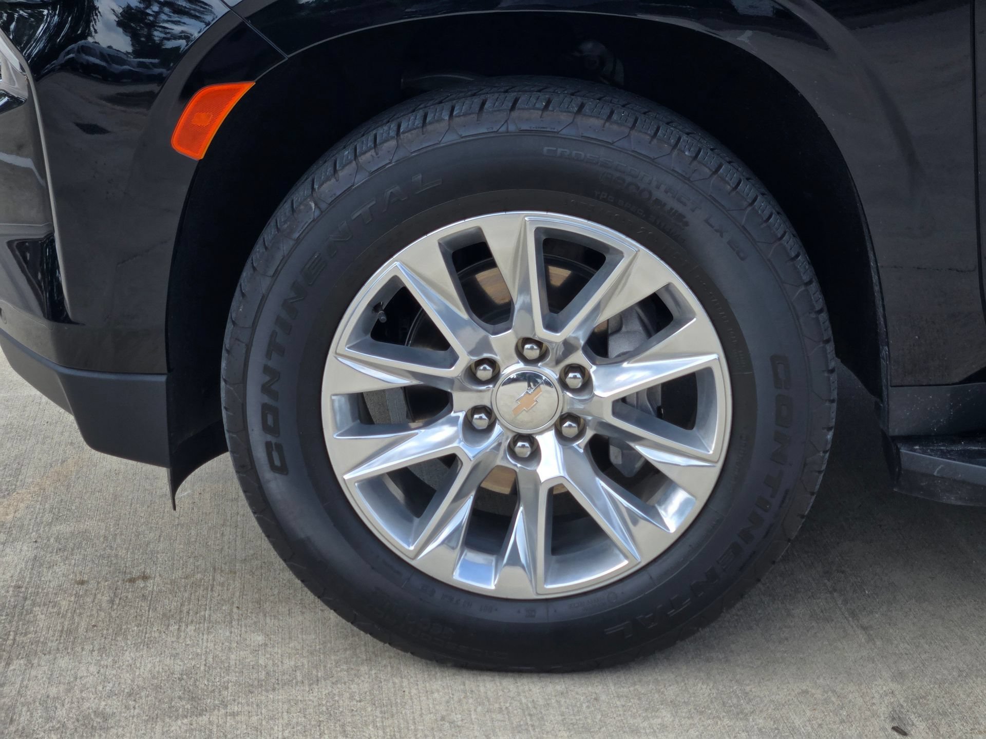 Used 2024 Chevrolet Tahoe Premier w/ Premium Package RWD image 12