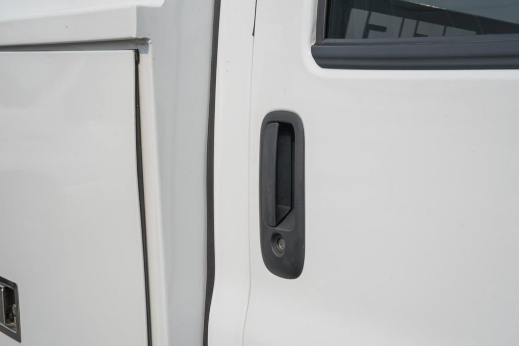 Used 2024 Chevrolet Express 3500 w/ Power Convenience Package RWD image 18