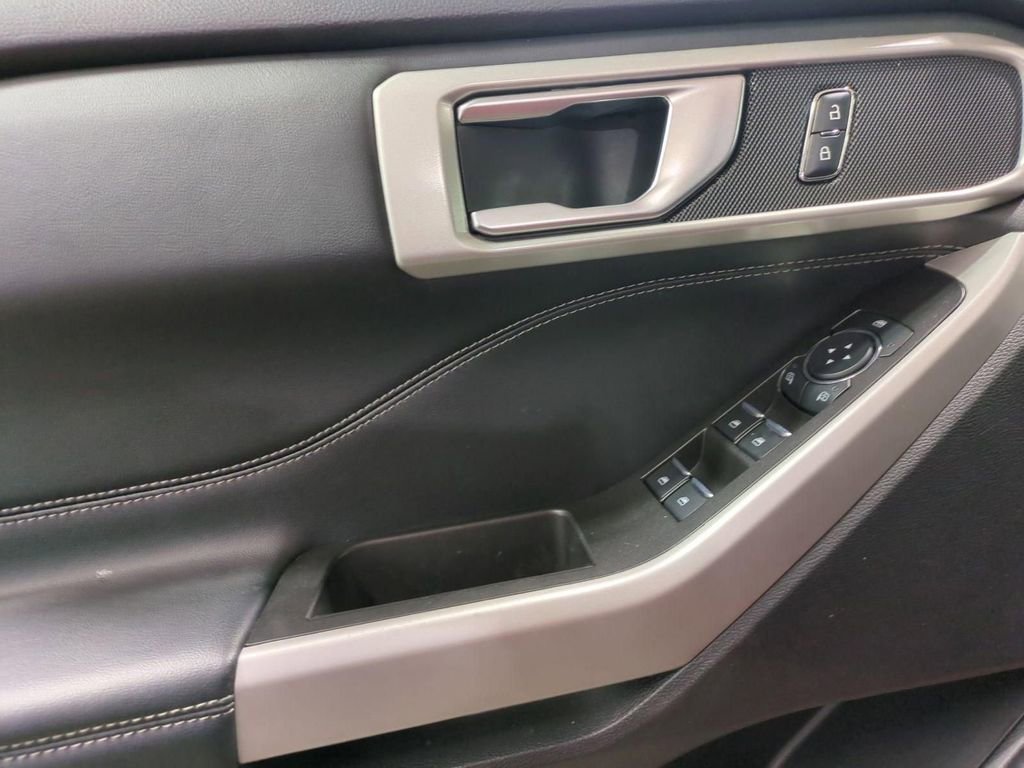 Used 2023 Ford Explorer XLT w/ Equipment Group 202A image 15