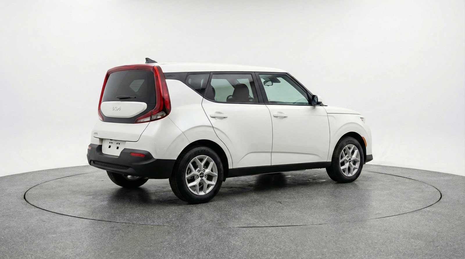 Used 2025 Kia Soul LX w/ LX Technology Package image 9