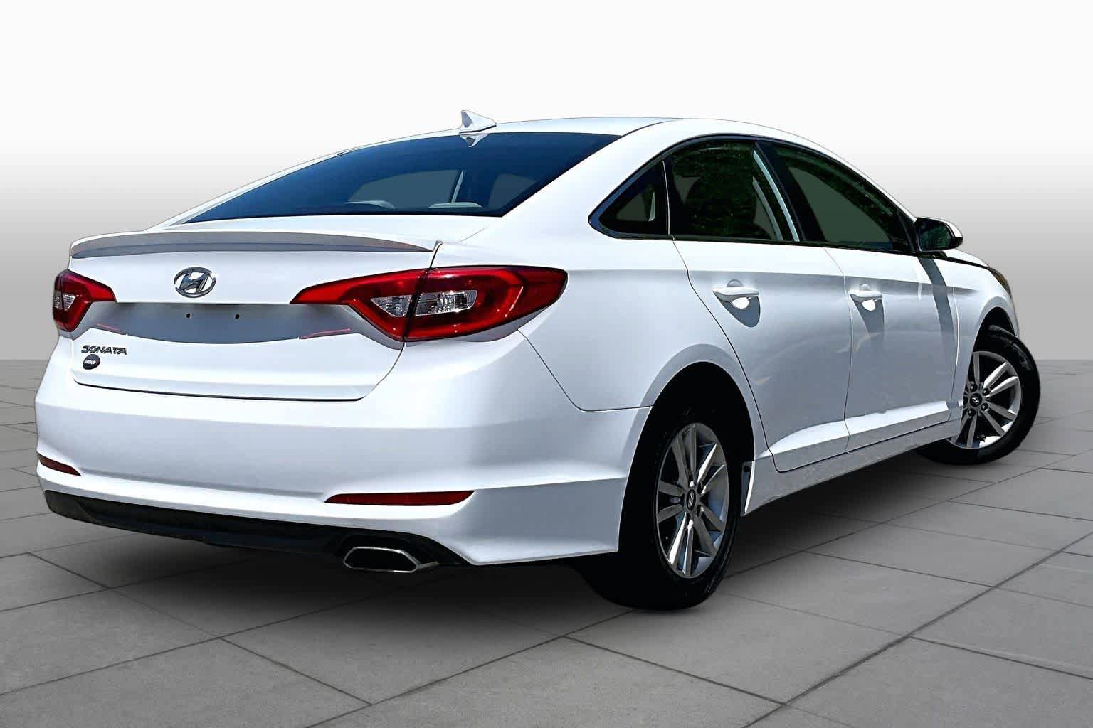 Used 2016 Hyundai Sonata SE FWD image 12