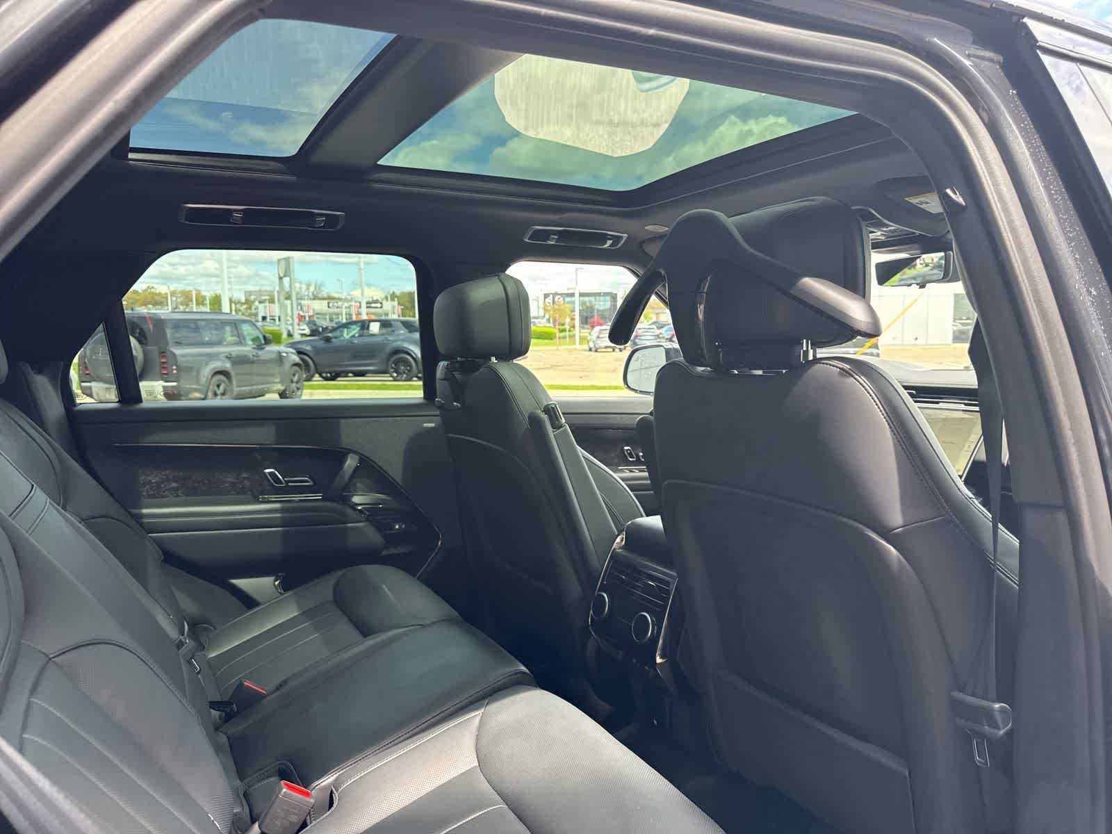 Used 2024 Land Rover Range Rover Sport Dynamic SE AWD/4WD image 12