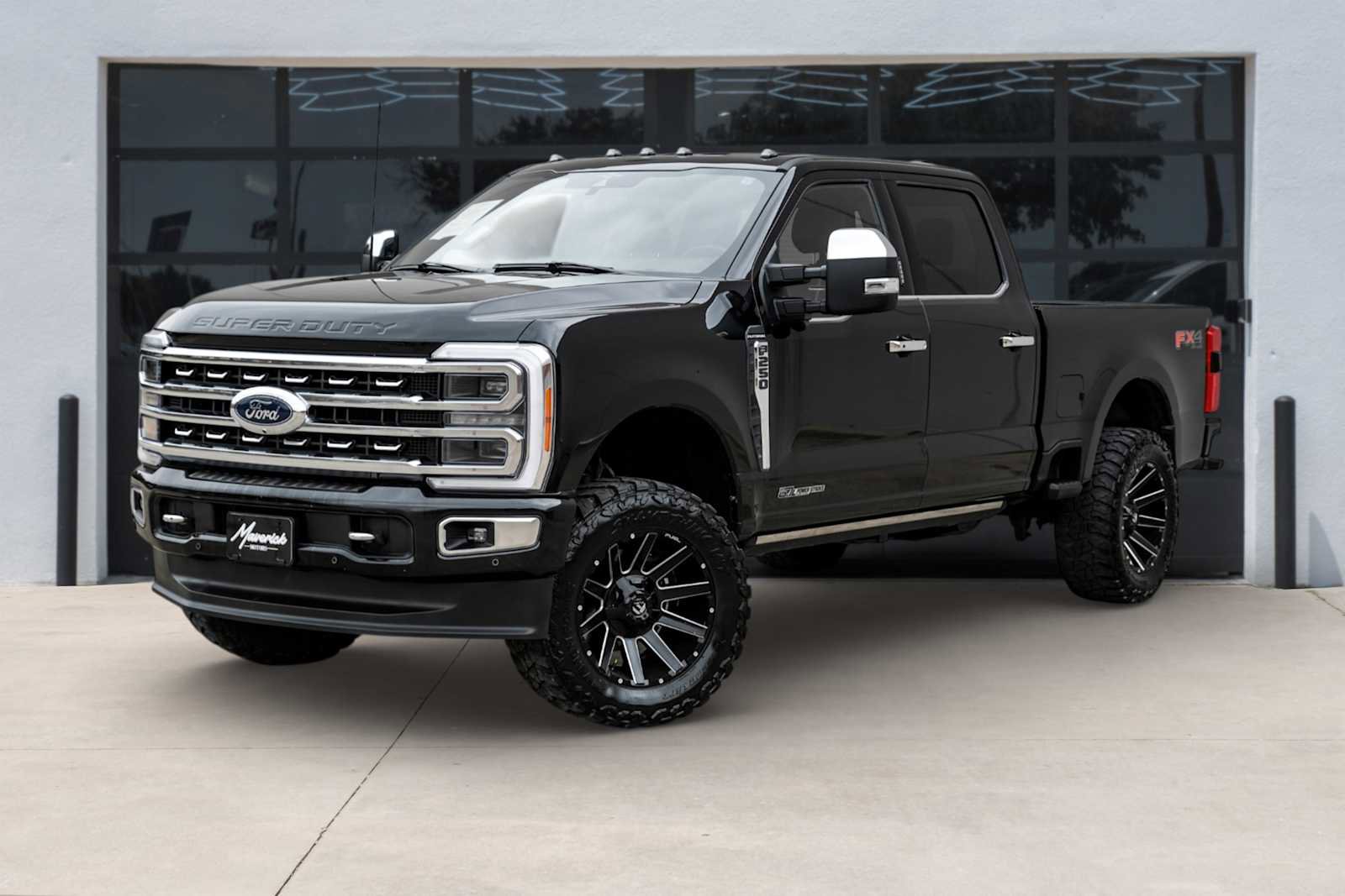 Used 2023 Ford F250 Platinum image 1