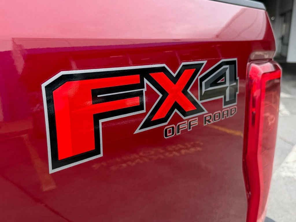 Used 2019 Ford F250 XLT w/ XLT Premium Package image 9