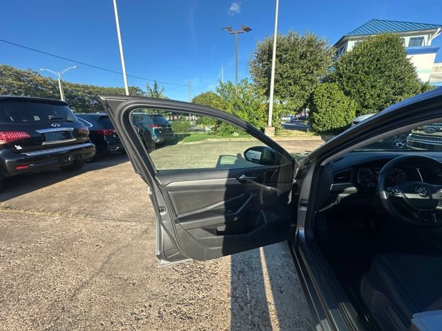 Used 2019 Volkswagen Jetta SE FWD image 23