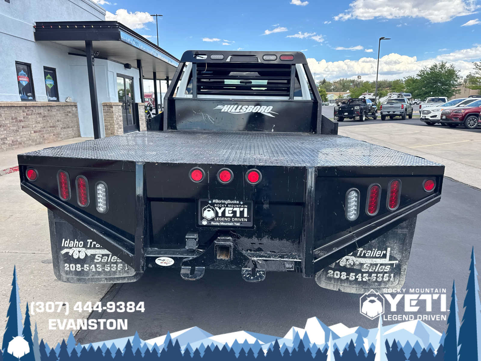 Used 2024 RAM 3500 Tradesman w/ Chrome Appearance Group AWD/4WD image 4