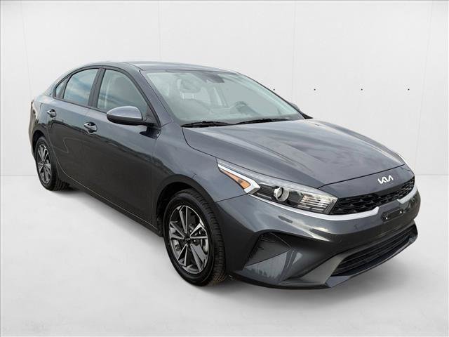 Used 2023 Kia Forte LXS image 3
