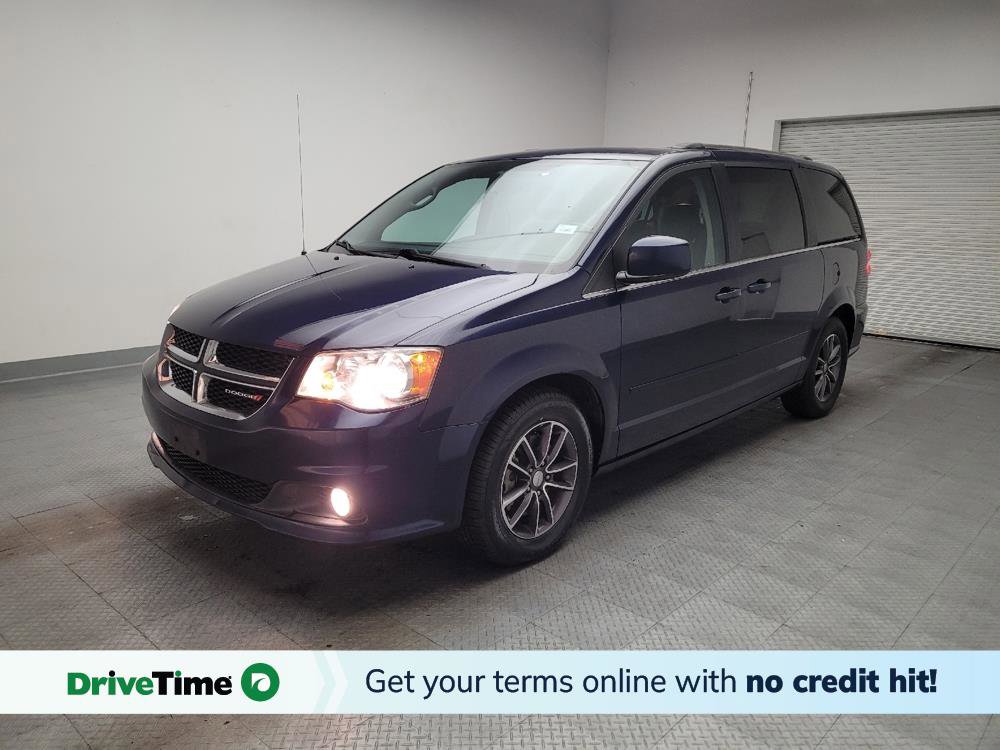 Used 2017 Dodge Grand Caravan SXT w/ Rear Park Assist Package FWD image 1