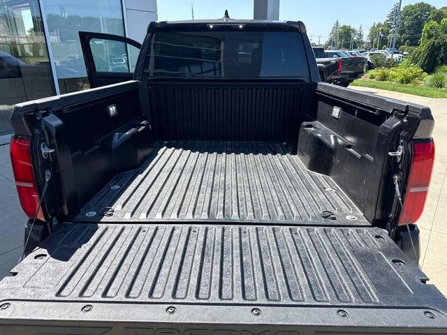 Used 2025 Toyota Tacoma TRD Sport AWD/4WD image 29