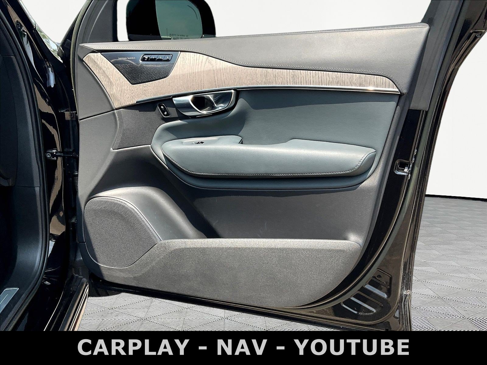 Used 2023 Volvo XC90 T8 Ultimate AWD/4WD image 29