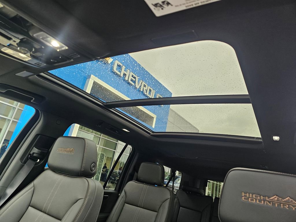 New 2026 Chevrolet Suburban High Country image 23