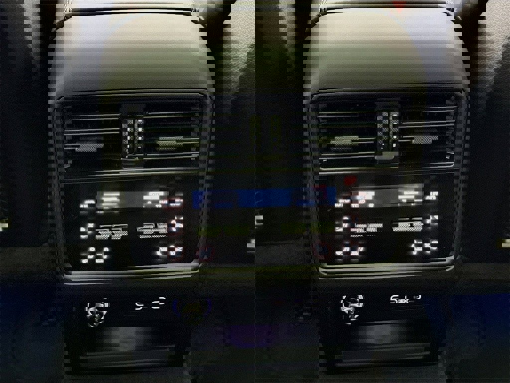 New 2026 Porsche Cayenne image 28