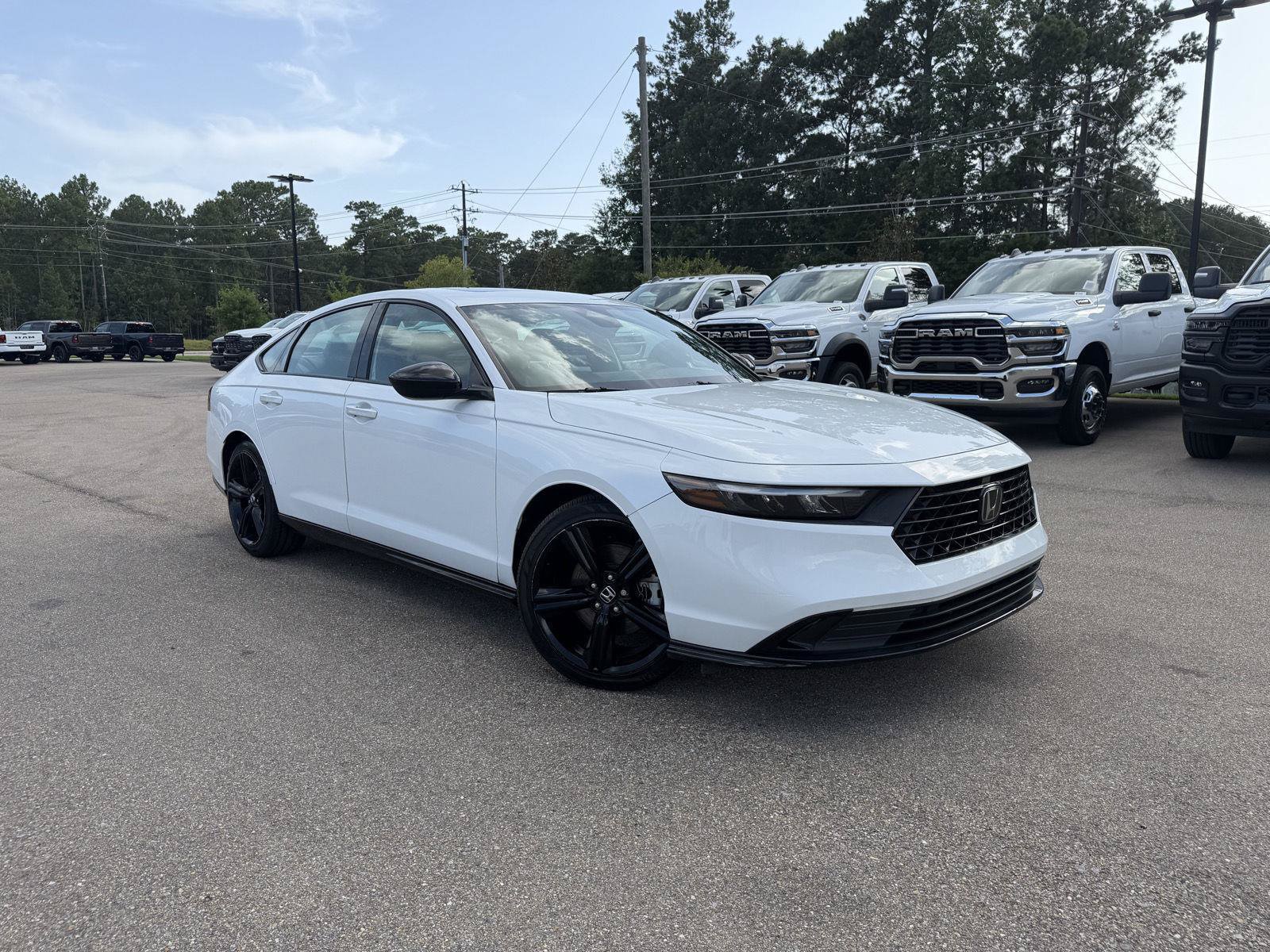 Used 2023 Honda Accord Sport image 3