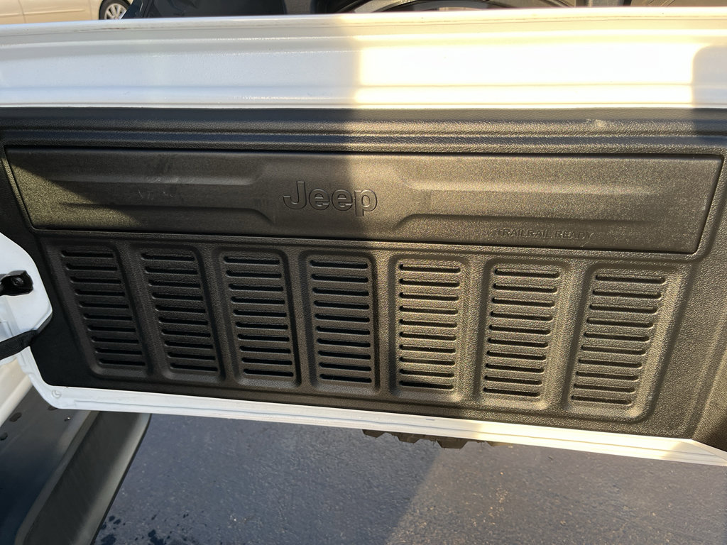 Used 2021 Jeep Wrangler Unlimited Sport image 33