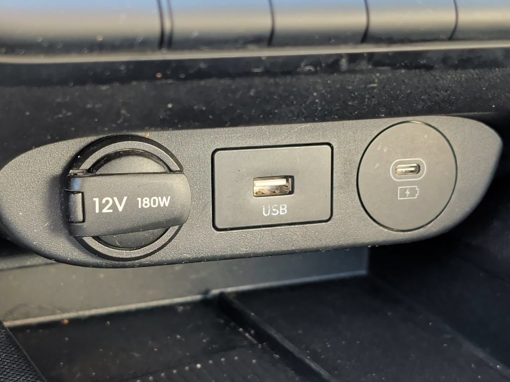 Used 2024 Hyundai Elantra Limited FWD image 28