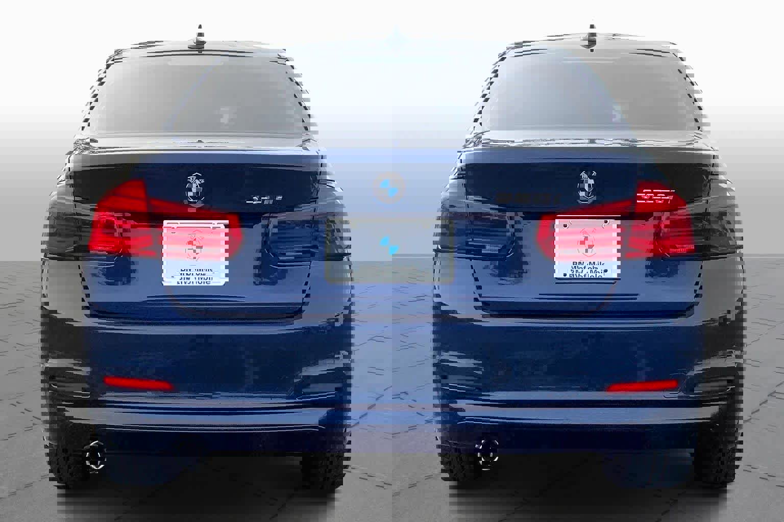 Used 2016 BMW 320i Sedan image 4