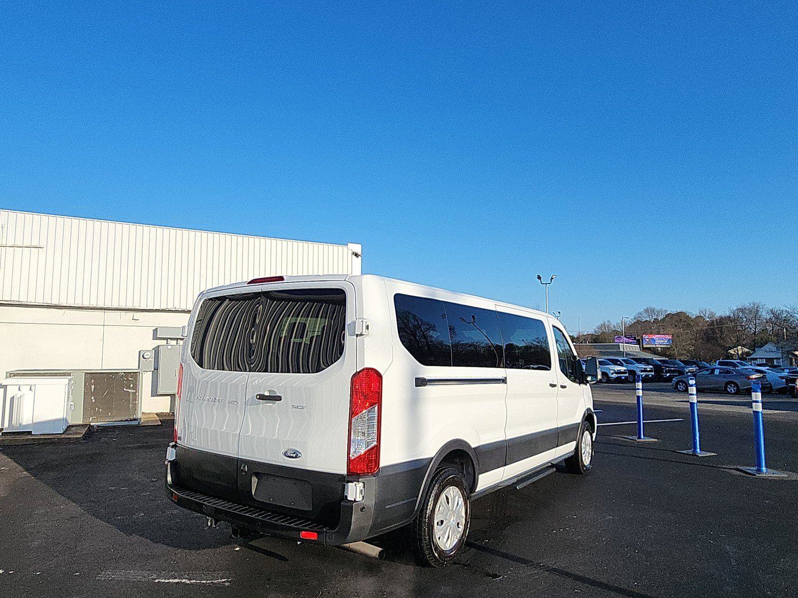 Used 2022 Ford Transit 350 XLT RWD image 5