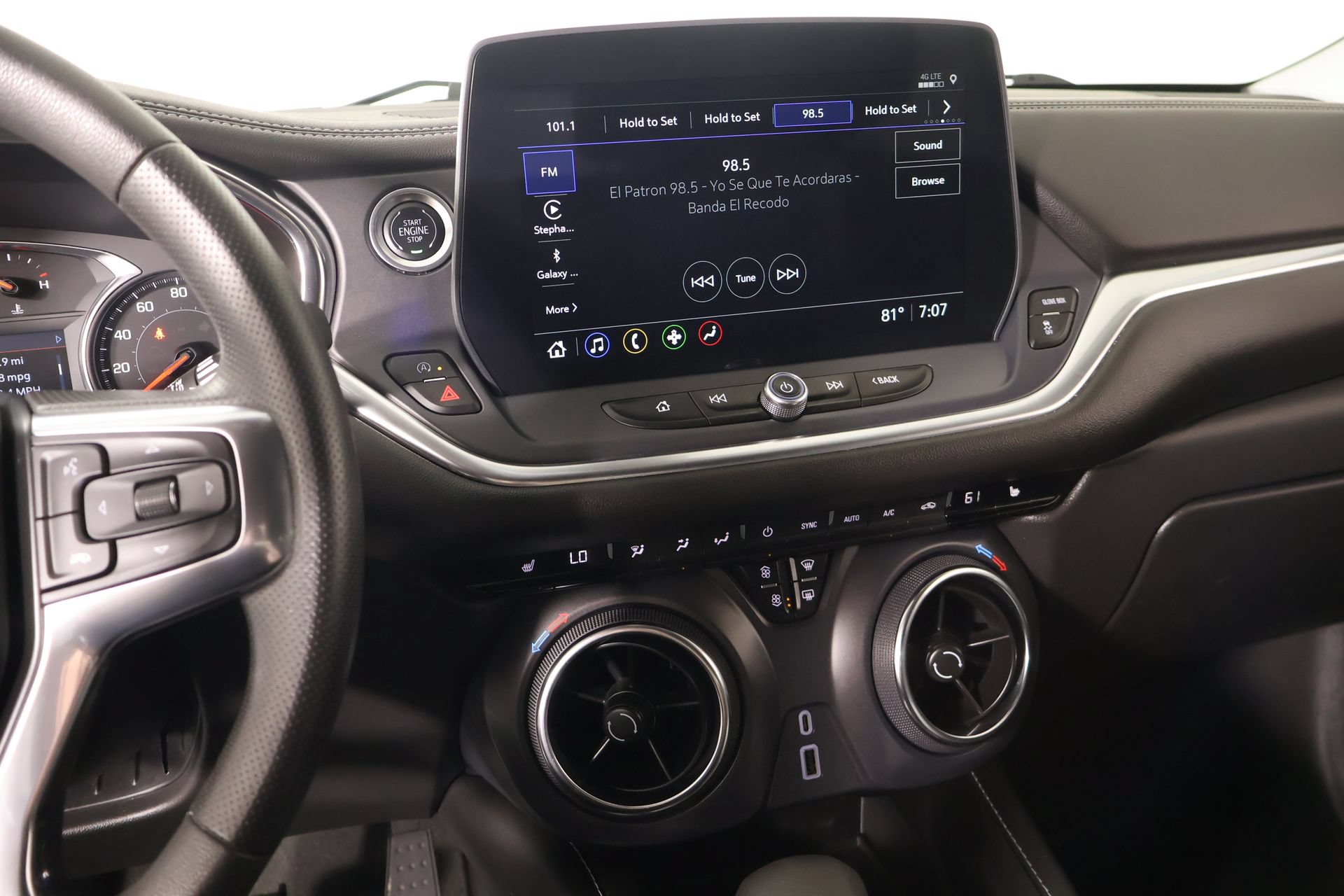 Used 2025 Chevrolet Blazer LT FWD image 5