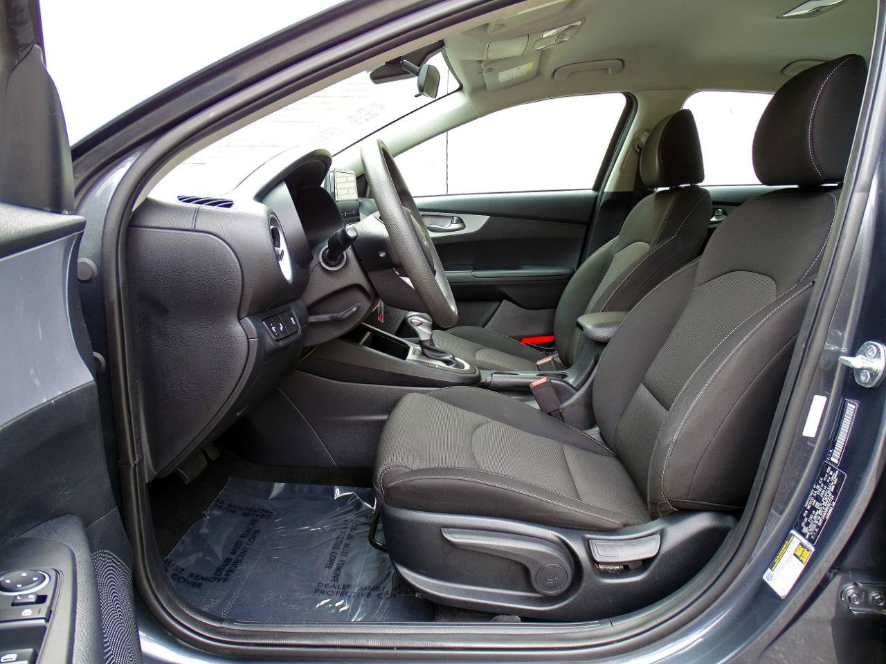 Used 2024 Kia Forte LXS w/ LXS Technology Package FWD image 10