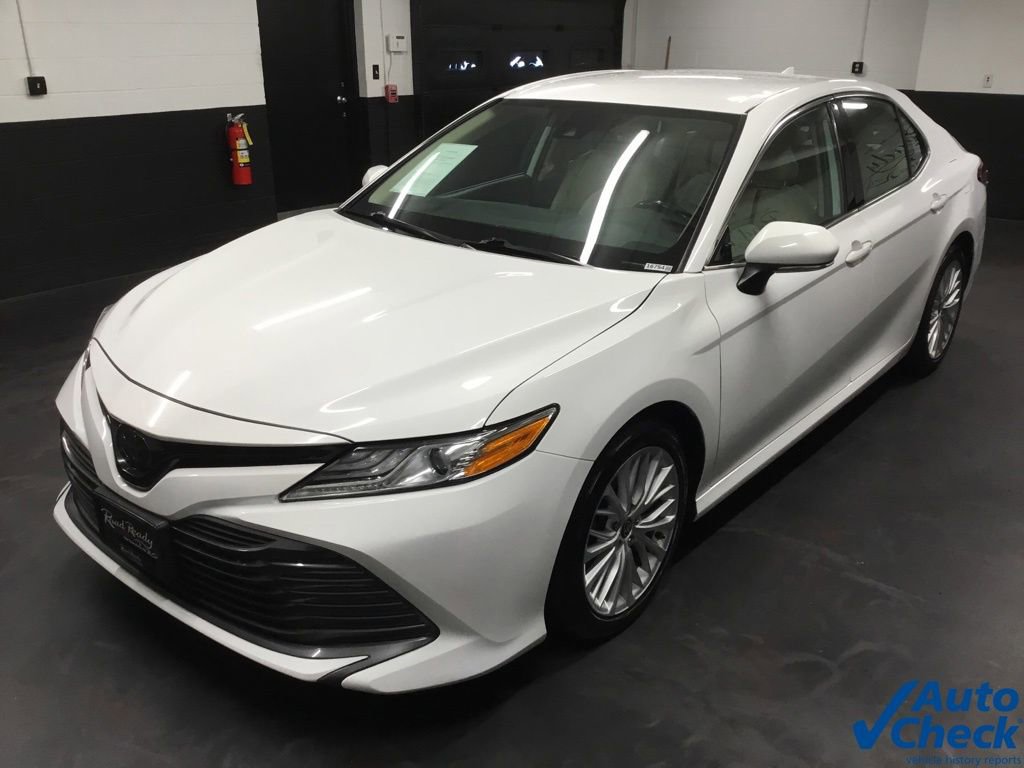 Used 2020 Toyota Camry XLE image 6