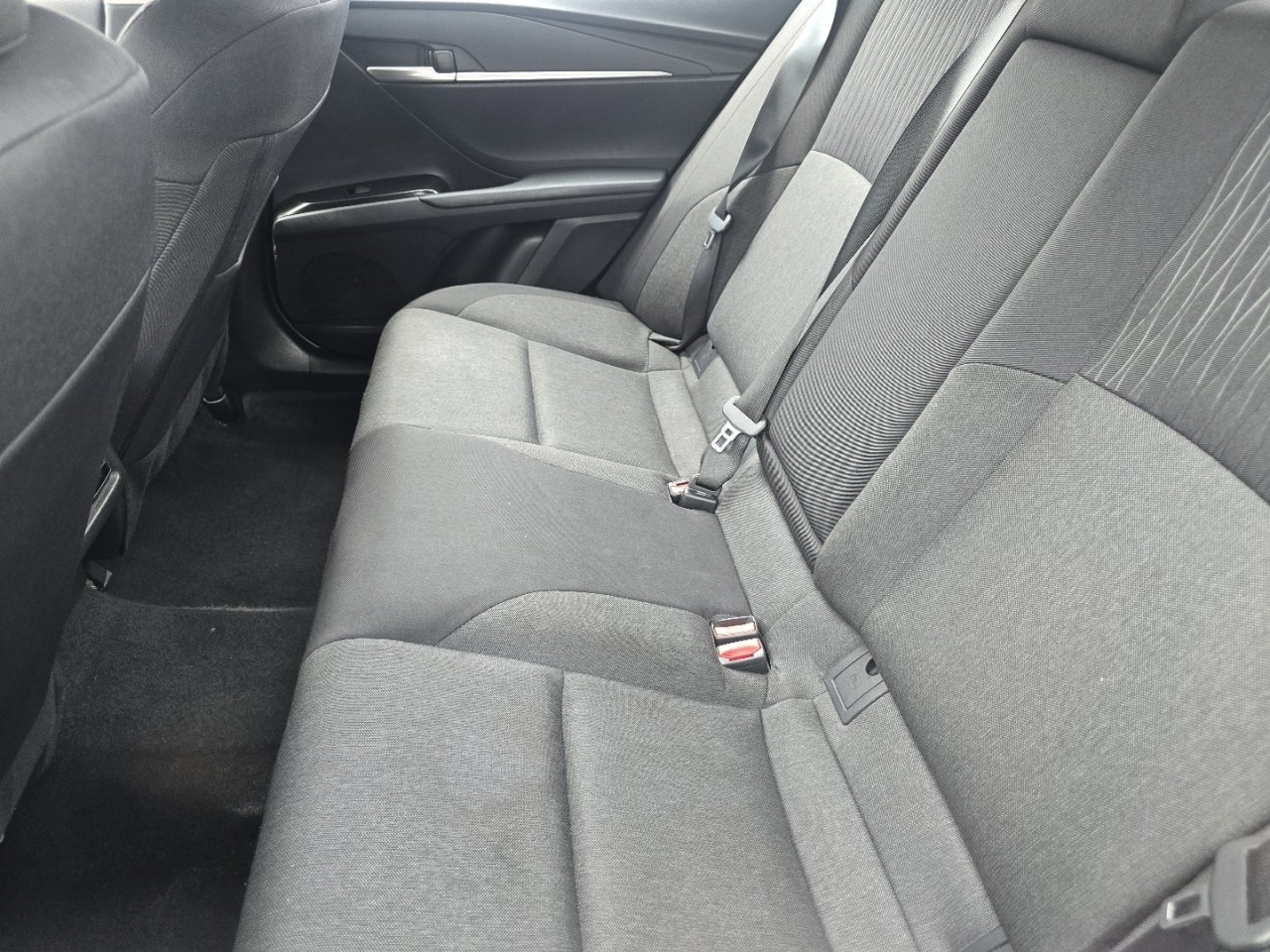 Used 2025 Toyota Camry LE FWD image 23