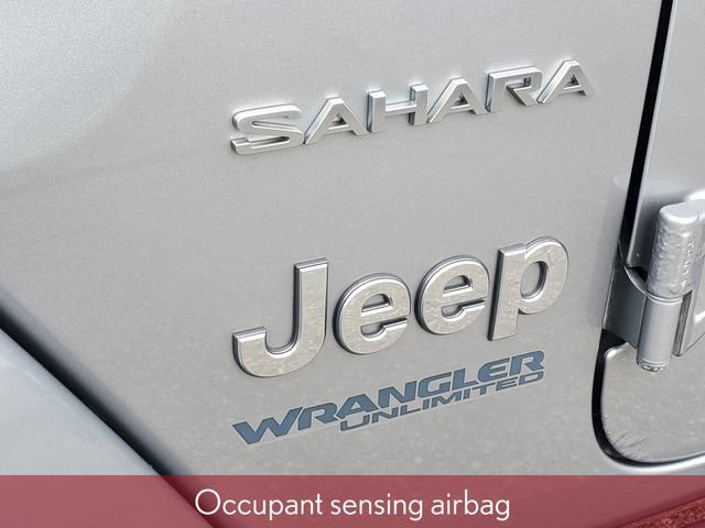 Used 2018 Jeep Wrangler Unlimited Sahara w/ Cold Weather Group AWD/4WD image 35