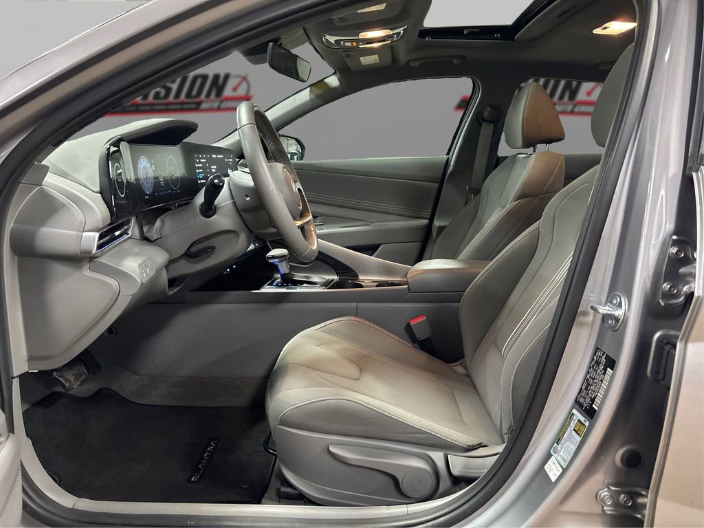 Certified 2025 Hyundai Elantra SEL image 9