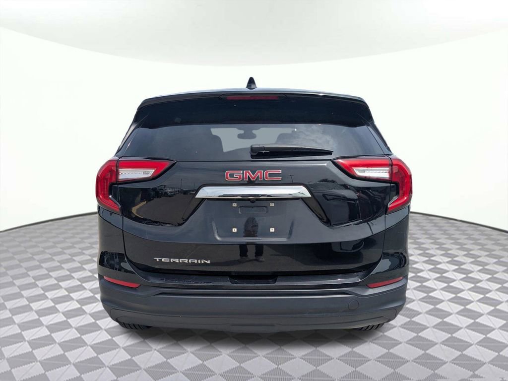 Used 2024 GMC Terrain SLE FWD image 4