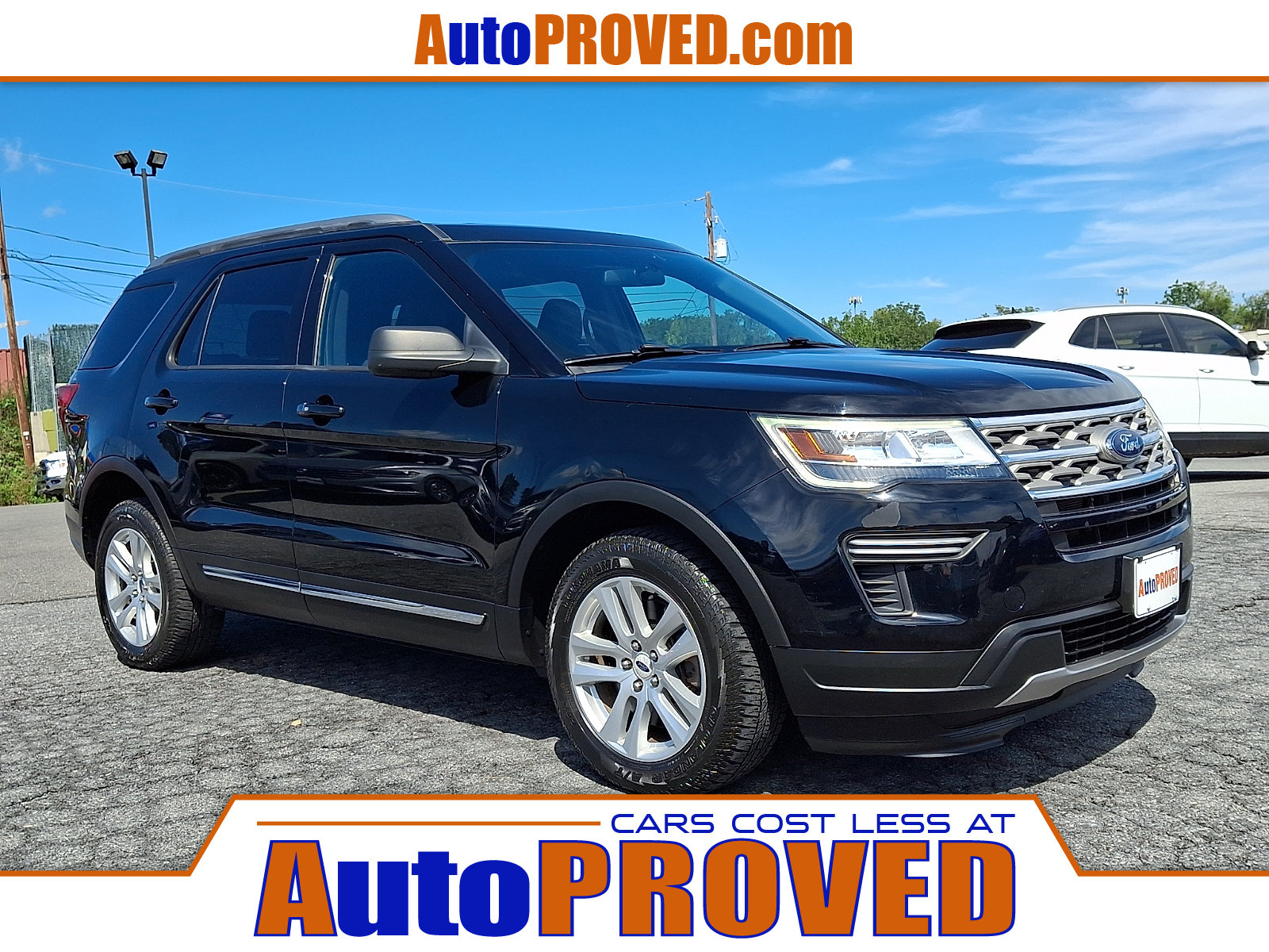 Used 2018 Ford Explorer XLT AWD/4WD image 1