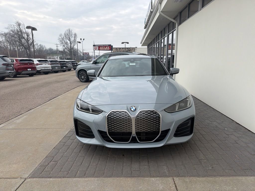 New 2026 BMW i4 xDrive40 AWD/4WD image 2