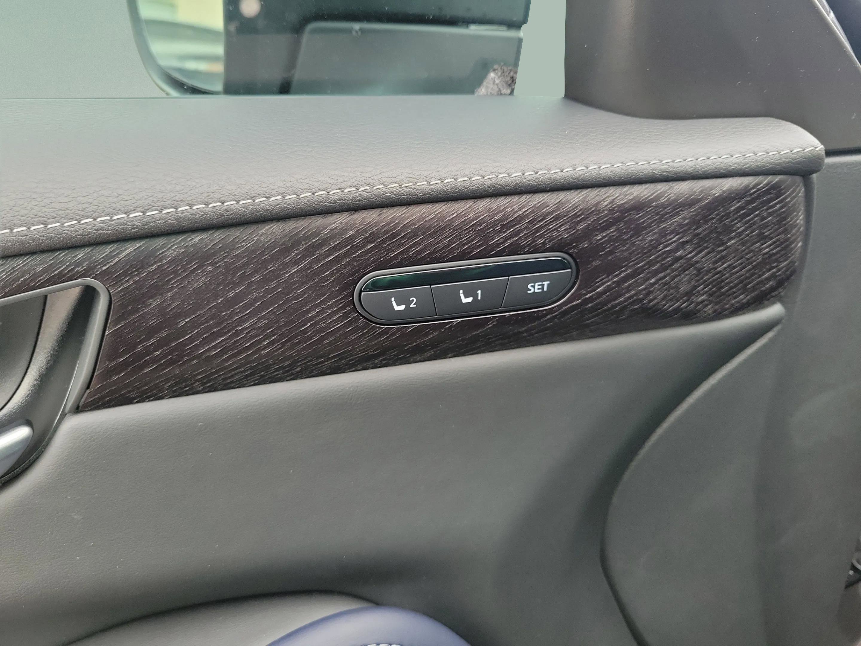 New 2026 INFINITI QX60 Sport w/ Dark Cargo Package image 17