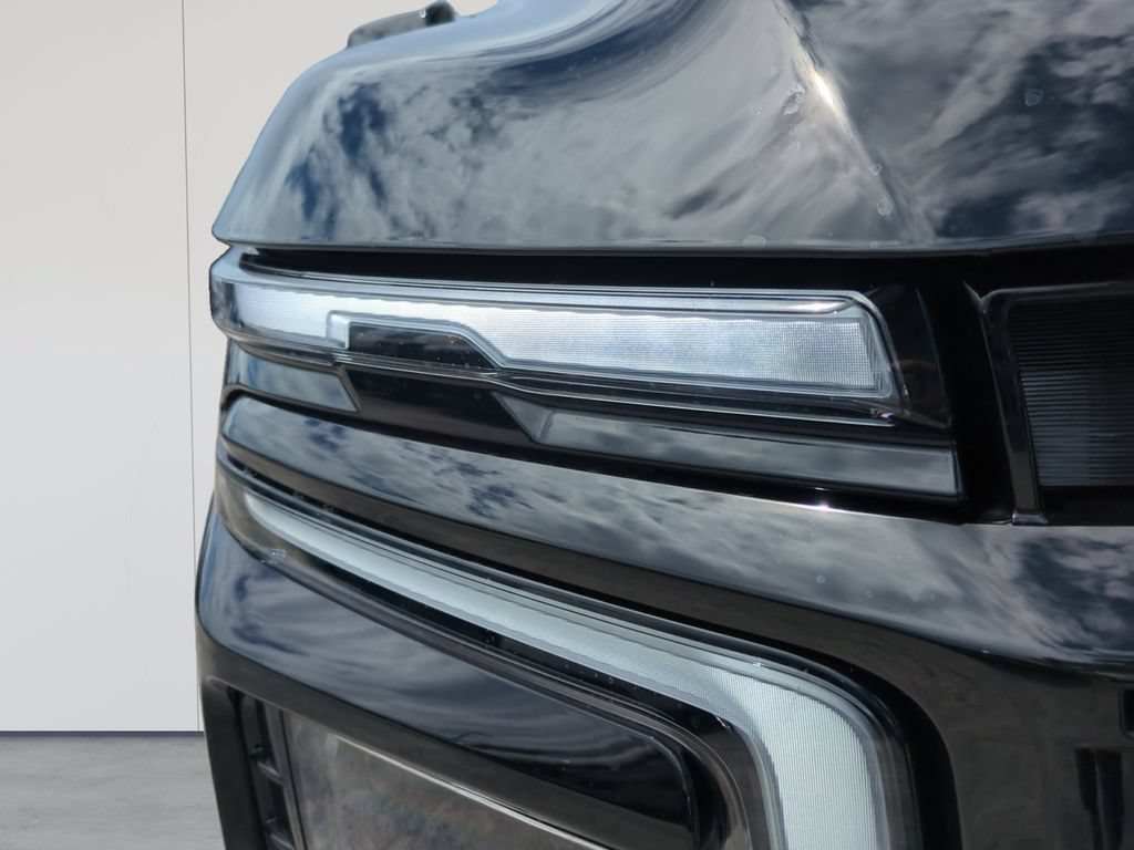 New 2026 Chevrolet Suburban Z71 w/ Z71 Off-Road Package AWD/4WD image 10