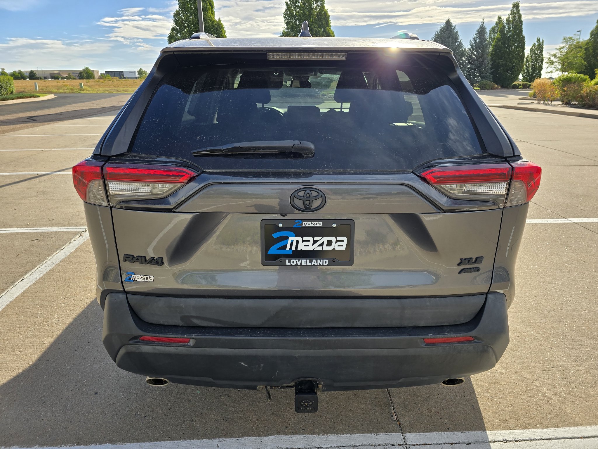 Used 2021 Toyota RAV4 XLE AWD/4WD image 4
