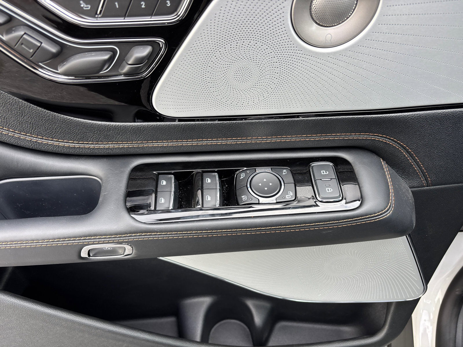 New 2026 Lincoln Aviator Black Label w/ Black Label Special Edition image 13