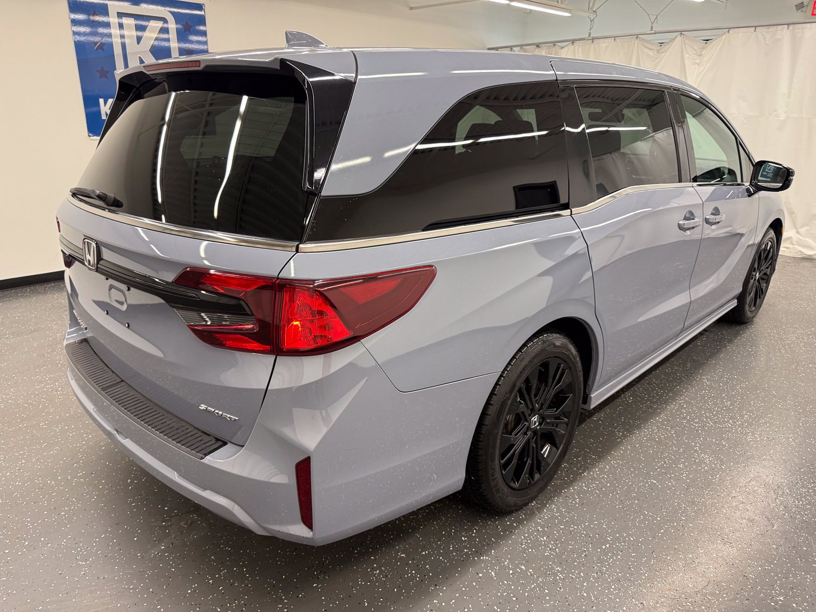 Used 2025 Honda Odyssey Sport-L image 2