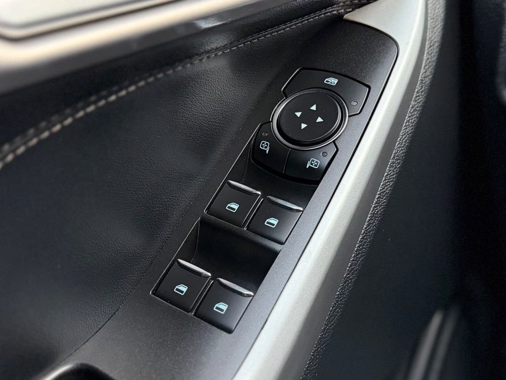 Used 2021 Ford Explorer XLT w/ Equipment Group 202A image 15