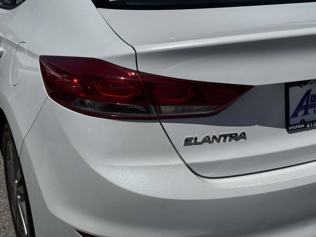 Used 2017 Hyundai Elantra SE FWD image 11
