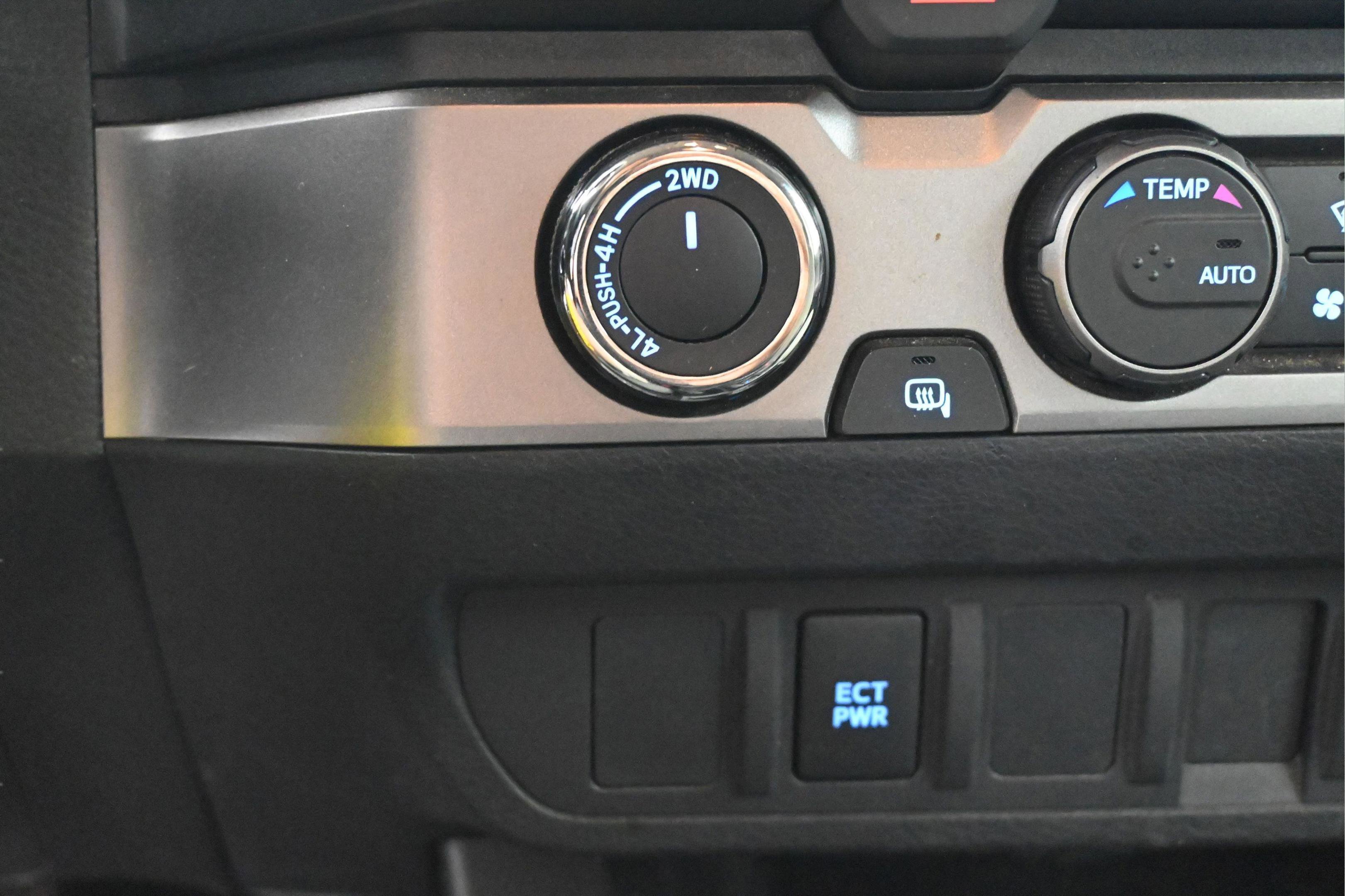 Used 2021 Toyota Tacoma SR AWD/4WD image 31