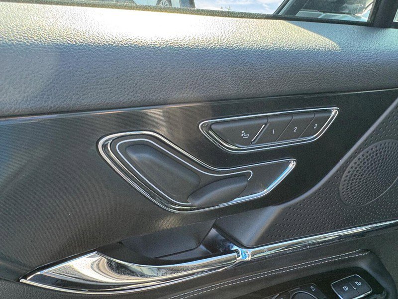 Used 2023 Lincoln Corsair Reserve w/ Towing Package image 19