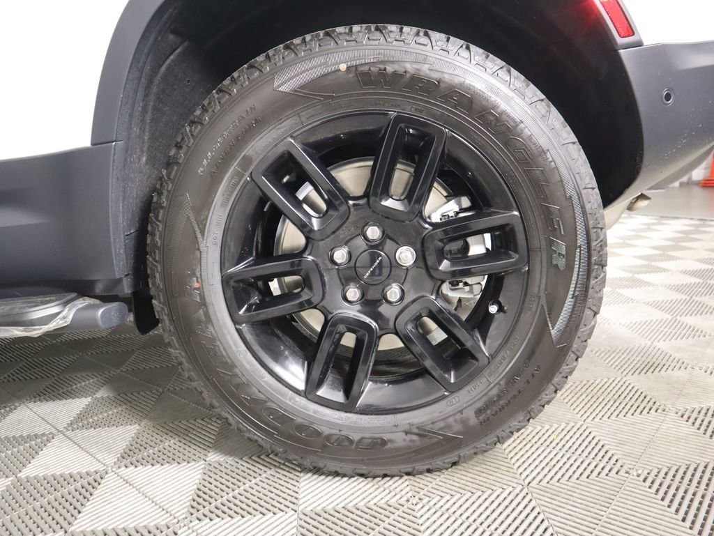 New 2026 Land Rover Defender 110 S image 30