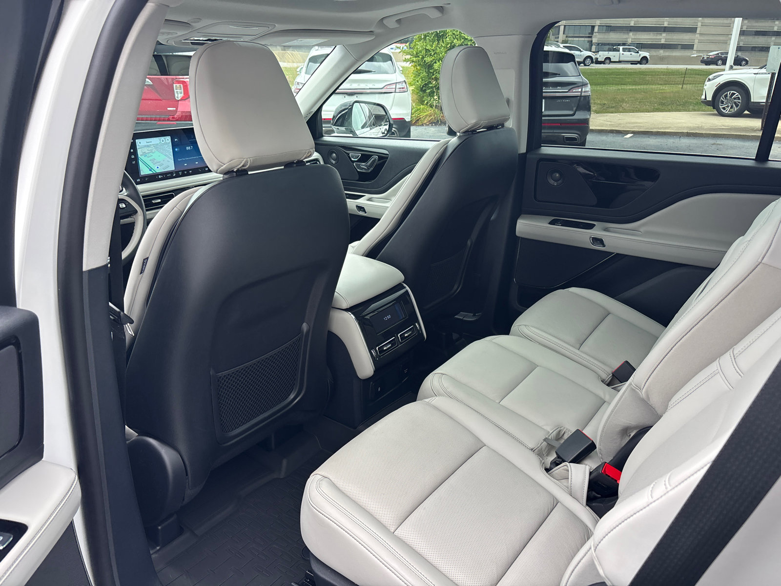 New 2025 Lincoln Aviator Reserve w/ Illumination Package image 29