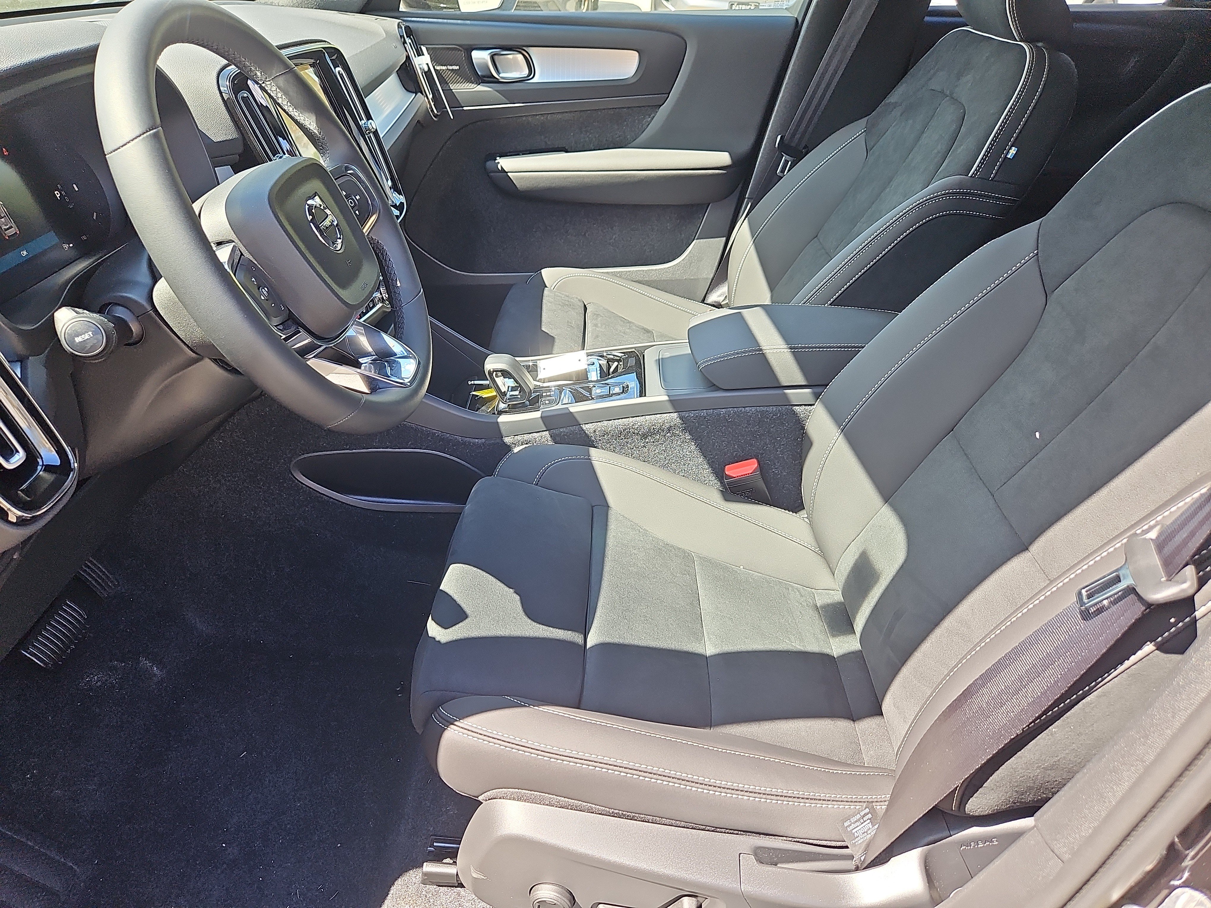 New 2026 Volvo XC40 B5 Ultra w/ Protection Package Premier AWD/4WD image 20
