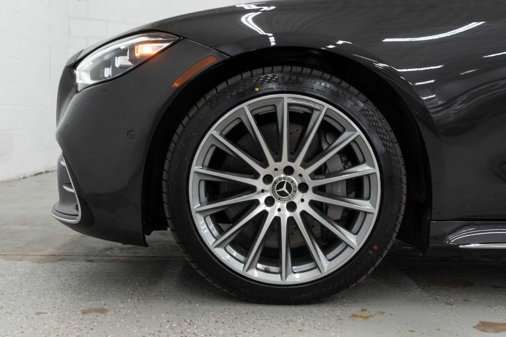 Used 2022 Mercedes-Benz S 500 4MATIC w/ AMG Line Package image 40