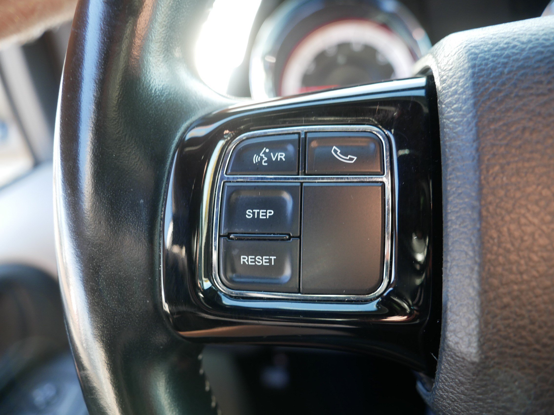 Used 2020 Dodge Grand Caravan SXT FWD image 28