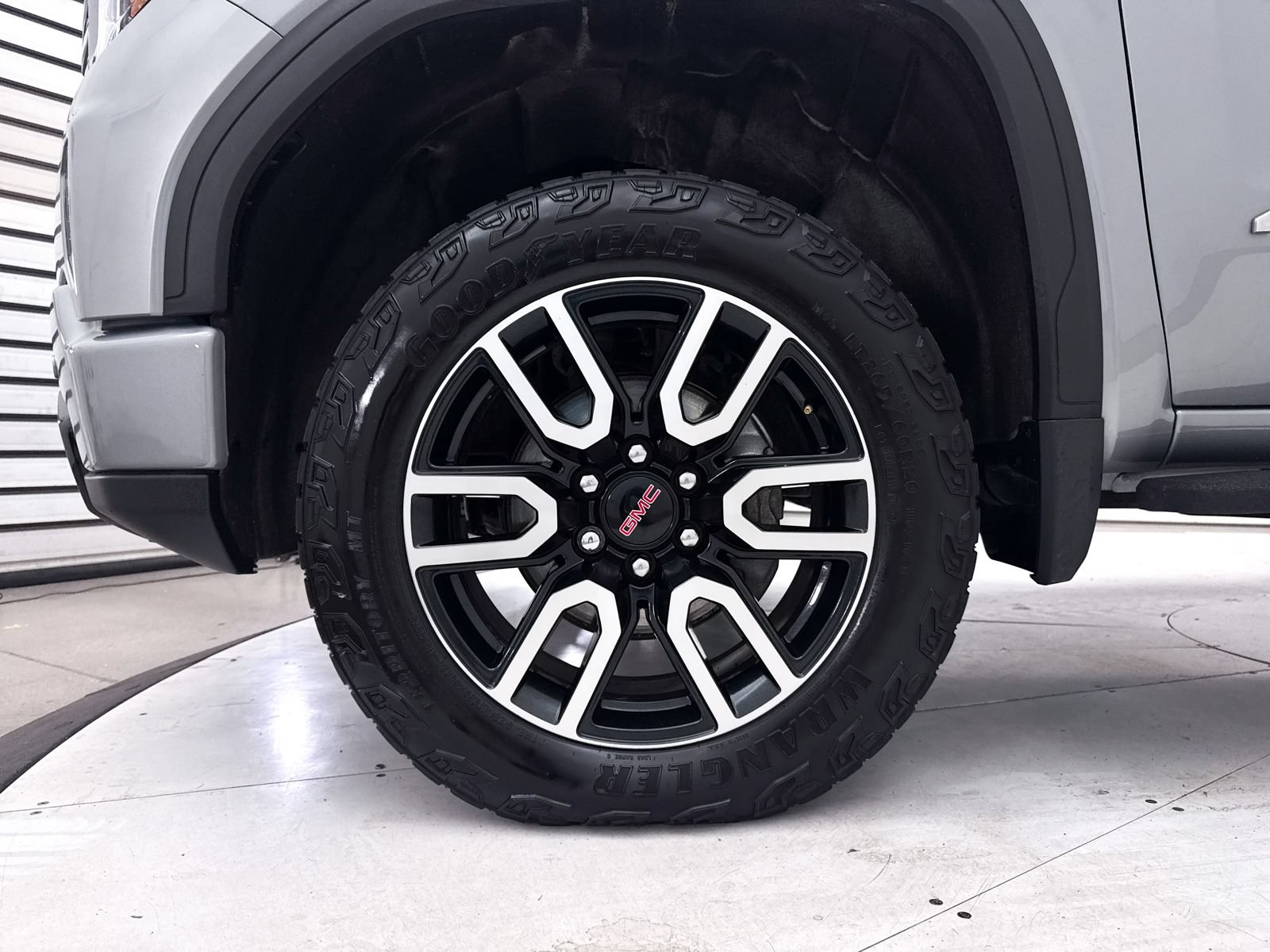 Used 2023 GMC Sierra 1500 AT4 w/ AT4 Premium Package AWD/4WD image 18